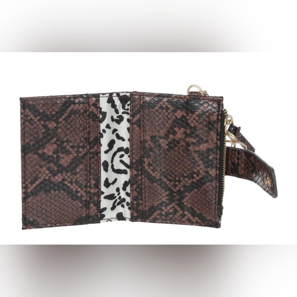 🆕Jessica Simpson Casey Tab Card Case. - Picture 2 of 3